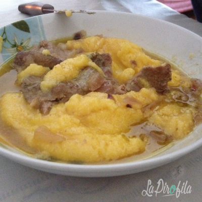 Fegato Con Cipolle E Polenta..