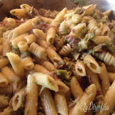 Penne Al Radicchio E Crema Di Asparagi